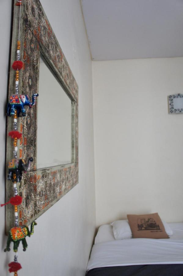 Bed And Chai - Boutique Stay & Tours New Delhi Exteriör bild